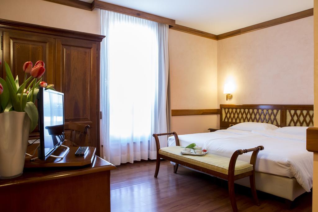 Hotel Villa Venezia Grado Exterior foto